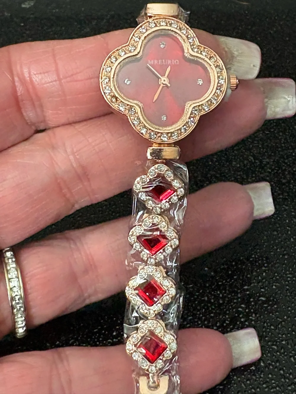 Clover watch watch ruby